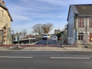Aménagement d'un parking après démolition d'une habitation dans le centre-ville de Bellegarde (45)