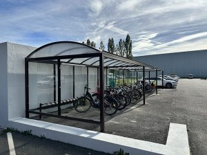 Installation d'un abri à Vélos - Site de John Deere à Saran (45)